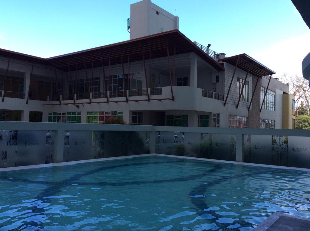 Mary'S Crib Cityland Prime Tagaytay With Free Wifi & Swimming 따가이따이 외부 사진