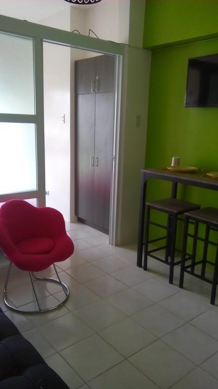 Mary'S Crib Cityland Prime Tagaytay With Free Wifi & Swimming 따가이따이 외부 사진